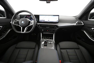 https://vehicle.imgix.net/4320455/36871928-80fc-4dd8-8490-c85a173958d2.jpg