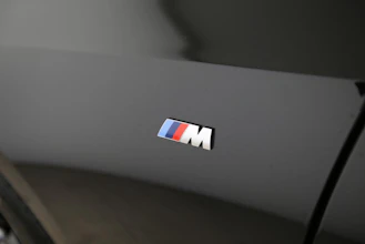 https://vehicle.imgix.net/4320455/a9e48fe5-c065-414d-86a9-525e6da90720.jpg
