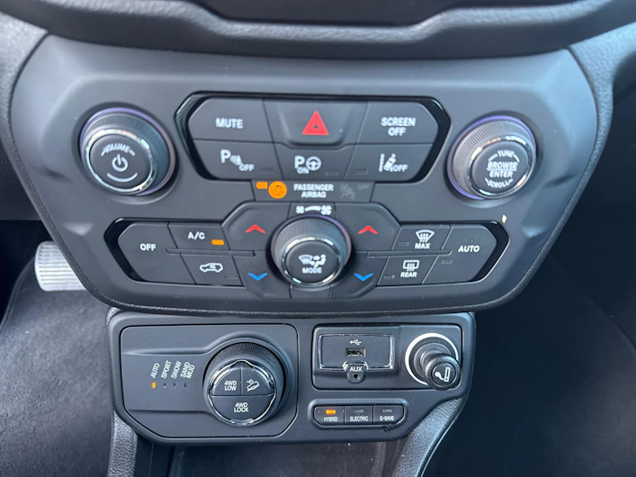 Fahrzeugbild JEEP RENEGADE