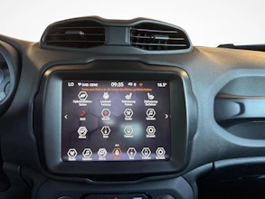 https://vehicle.imgix.net/4320509/d56edfef-3aa7-4aee-b644-ac2da2b28f23.jpg
