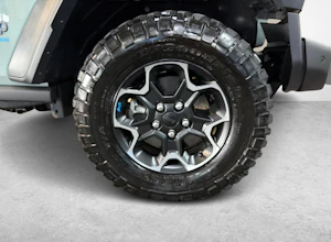 https://vehicle.imgix.net/4320558/fc3226f0-2b86-41ca-80ec-1efc9ccfe5ea.jpg