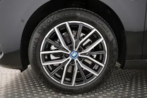 BMW 230e xDrive paddles Active Tourer
