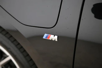 https://vehicle.imgix.net/4320561/372a272c-9516-4307-90f0-e9e482413cc7.jpg