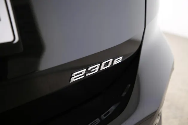 BMW 230e xDrive paddles Active Tourer