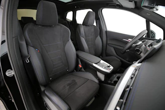 https://vehicle.imgix.net/4320561/775bdb66-190b-4752-b287-f8d1c34adbee.jpg