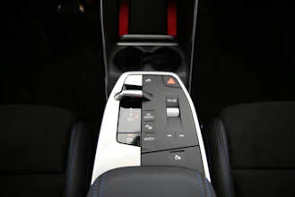 https://vehicle.imgix.net/4320561/acdeed75-68d1-444f-9793-b346351782d2.jpg