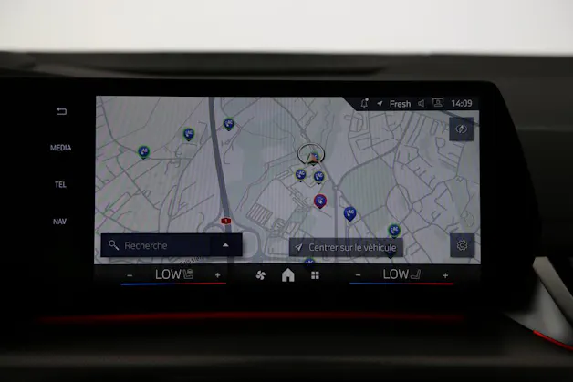 BMW 230e xDrive paddles Active Tourer