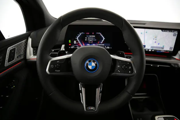 BMW 230e xDrive paddles Active Tourer