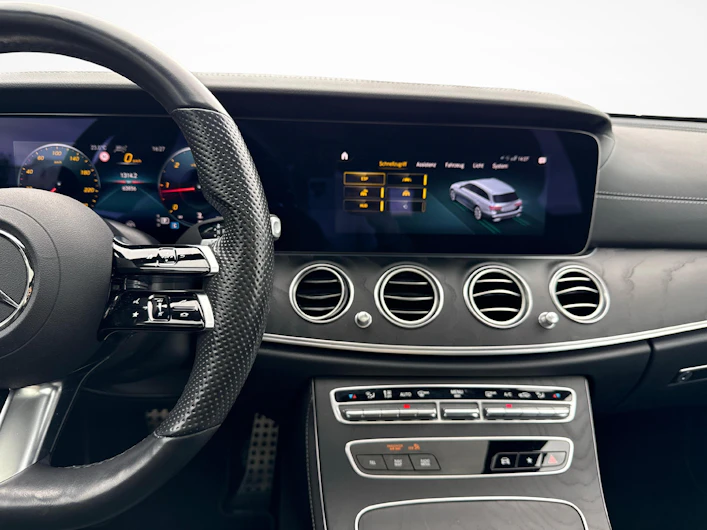 image du véhicule MERCEDES-BENZ E 220