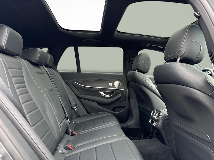 image du véhicule MERCEDES-BENZ E 220