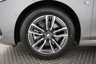 https://vehicle.imgix.net/4320575/0ec0650d-ae60-438e-985c-f5462639b056.jpg