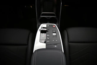 https://vehicle.imgix.net/4320575/3d9720c4-22d6-438b-b5bf-f35480029cea.jpg