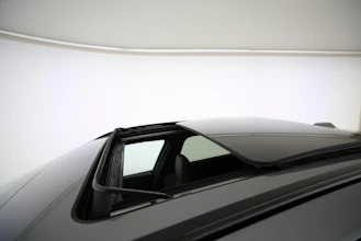 https://vehicle.imgix.net/4320575/8ea0d36a-5a50-4b5b-882f-ce338fc8aeda.jpg