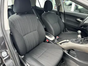 Toyota Auris 1.6 VVT-i Linea Sol