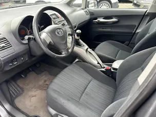 Toyota Auris 1.6 VVT-i Linea Sol