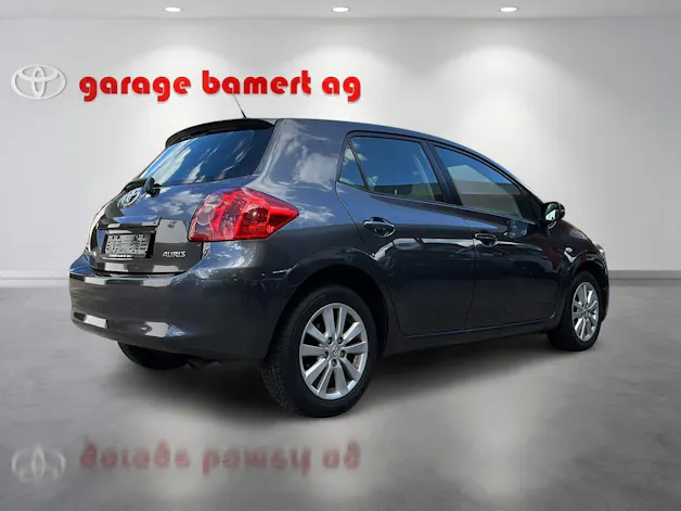 Toyota Auris 1.6 VVT-i Linea Sol
