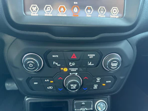 Fahrzeugbild JEEP Renegade 1.5 Turbo Swiss Limited