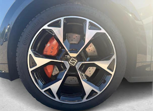 https://vehicle.imgix.net/4320648/7cd6c87d-0050-4f6a-a841-36a656ac95c6.jpg