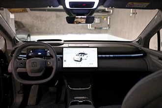 https://vehicle.imgix.net/4320671/d26f66b5-02fa-4e2a-8ade-706add191b8d.jpg