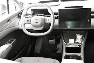 https://vehicle.imgix.net/4320672/1d256a90-56d5-44d7-8c28-6c5af3d603a6.jpg