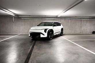 https://vehicle.imgix.net/4320675/1f6fb740-3f4f-4faa-adea-3b3d37e20d9c.jpg