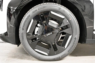 https://vehicle.imgix.net/4320675/6bc34518-3015-4e13-934b-1916cf4ef907.jpg