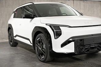 https://vehicle.imgix.net/4320675/aa9264bc-3c09-4b16-aced-59206bf300cb.jpg