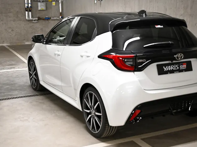 Toyota Yaris 1.5 VVT-i HSD GR Sport