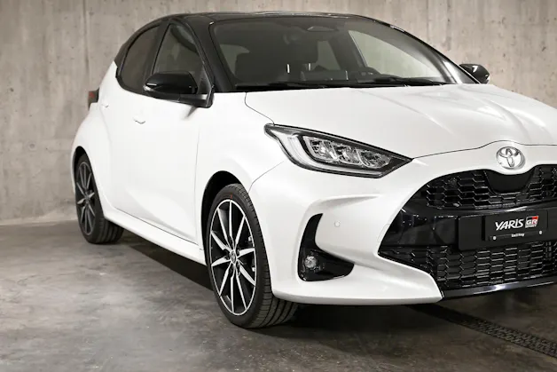 Toyota Yaris 1.5 VVT-i HSD GR Sport