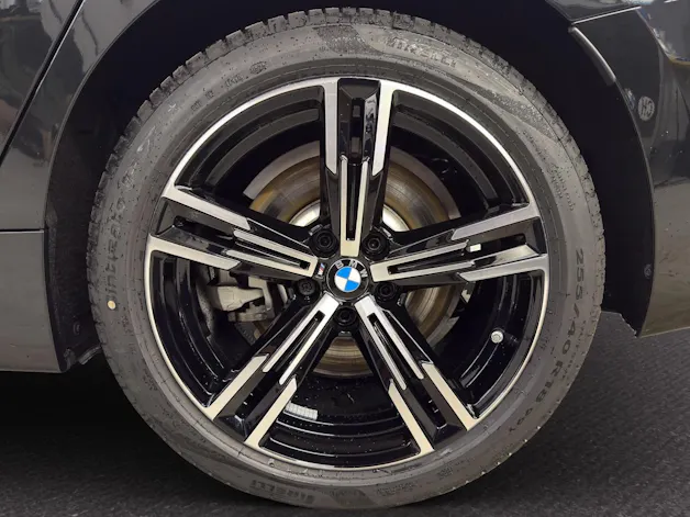 BMW 330e xDrive Touring M Sport