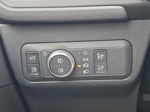 https://vehicle.imgix.net/4320784/631e87cf-8a10-4643-948a-85d6d2530390.jpg