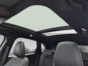 https://vehicle.imgix.net/4320784/e3df4705-07b9-43e4-a2e7-7435236915d4.jpg
