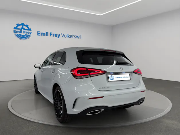 Mercedes-Benz A 250 e AMG Line