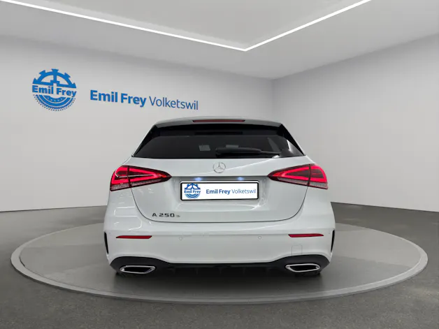 Mercedes-Benz A 250 e AMG Line