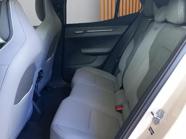 Volvo EX30 CC E60 Twin Performance AWD