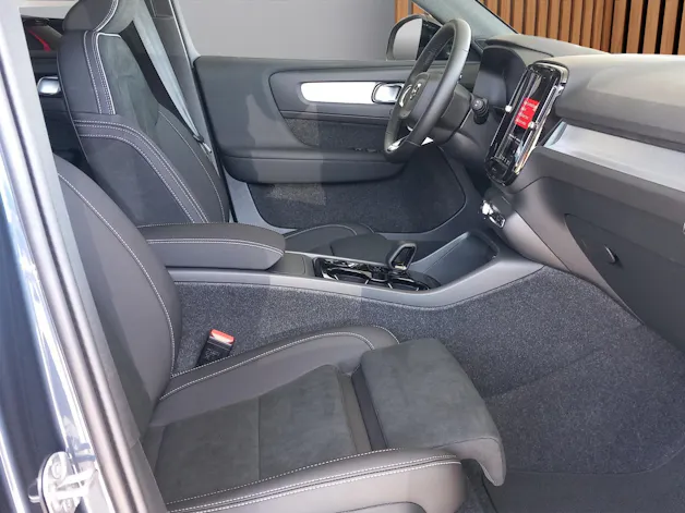 Volvo XC40 2.0 B4 MH Black Edition