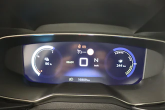 https://vehicle.imgix.net/4321011/ce92c46e-cfb9-41c8-a229-7c7dd22ce545.JPG