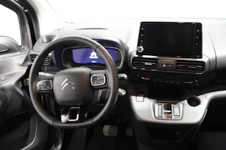 https://vehicle.imgix.net/4321011/ea97c205-27c1-4774-9085-8c25fdca4ad1.JPG