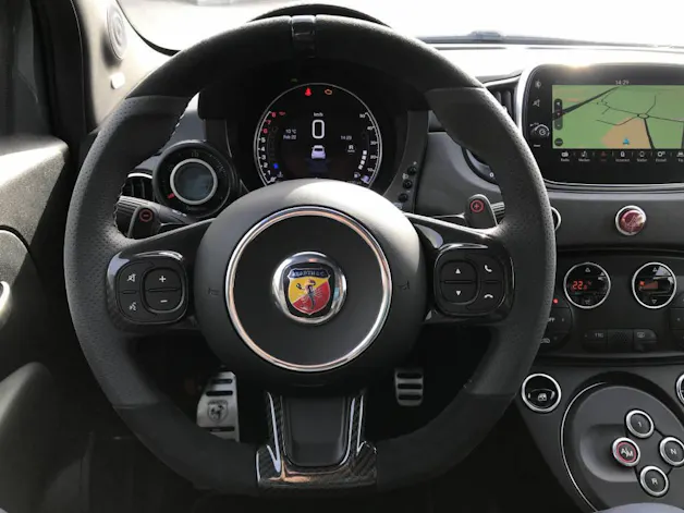 Fiat 695 Abarth 1.4 T-Jet 180 70 Anniversario