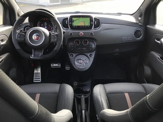 Fiat 695 Abarth 1.4 T-Jet 180 70 Anniversario