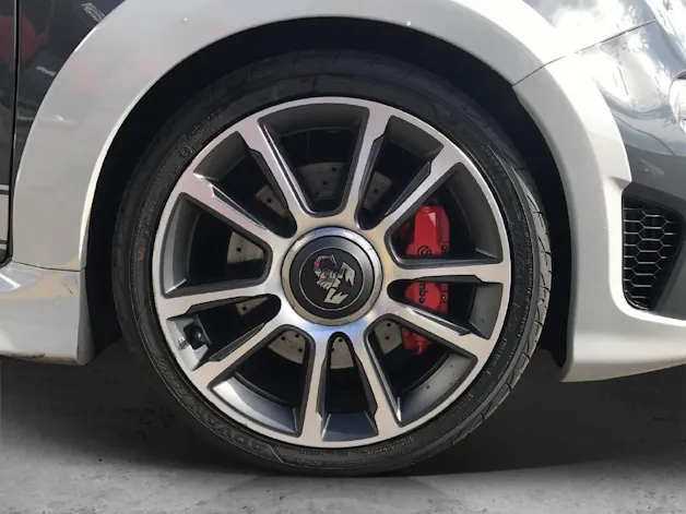 Fiat 695 Abarth 1.4 T-Jet 180 70 Anniversario
