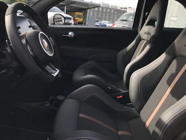 Fiat 695 Abarth 1.4 T-Jet 180 70 Anniversario