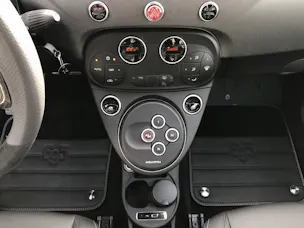 Fiat 695 Abarth 1.4 T-Jet 180 70 Anniversario