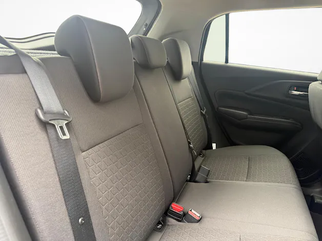 Suzuki Swift 1.2 Sakura Hybrid