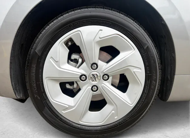 Suzuki Swift 1.2 Sakura Hybrid