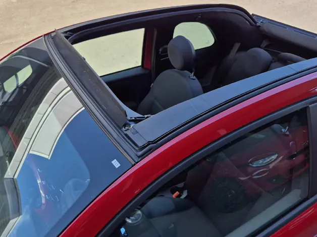 Fiat 500 C 1.0 Hybrid Swiss Edition
