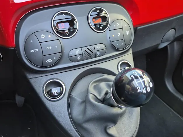 Fiat 500 C 1.0 Hybrid Swiss Edition