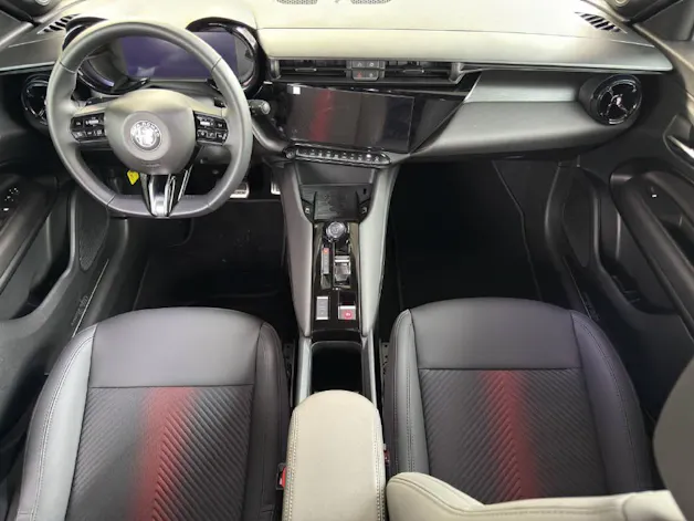 Alfa Romeo Junior 1.2 Ibrida AWD Tech