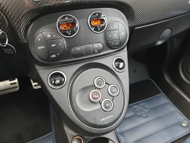 Fiat 695 Abarth 1.4 T-Jet 180 Rivale