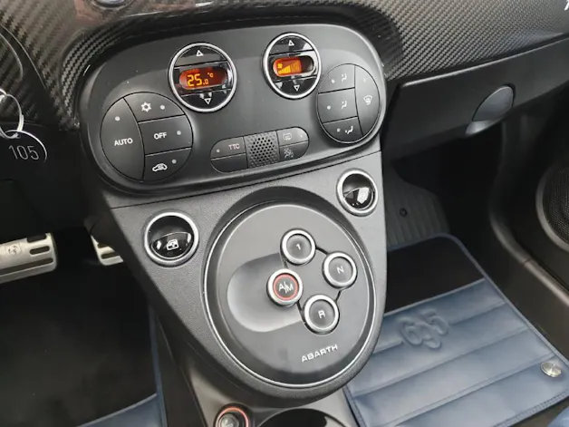 Fiat 695 Abarth 1.4 T-Jet 180 Rivale